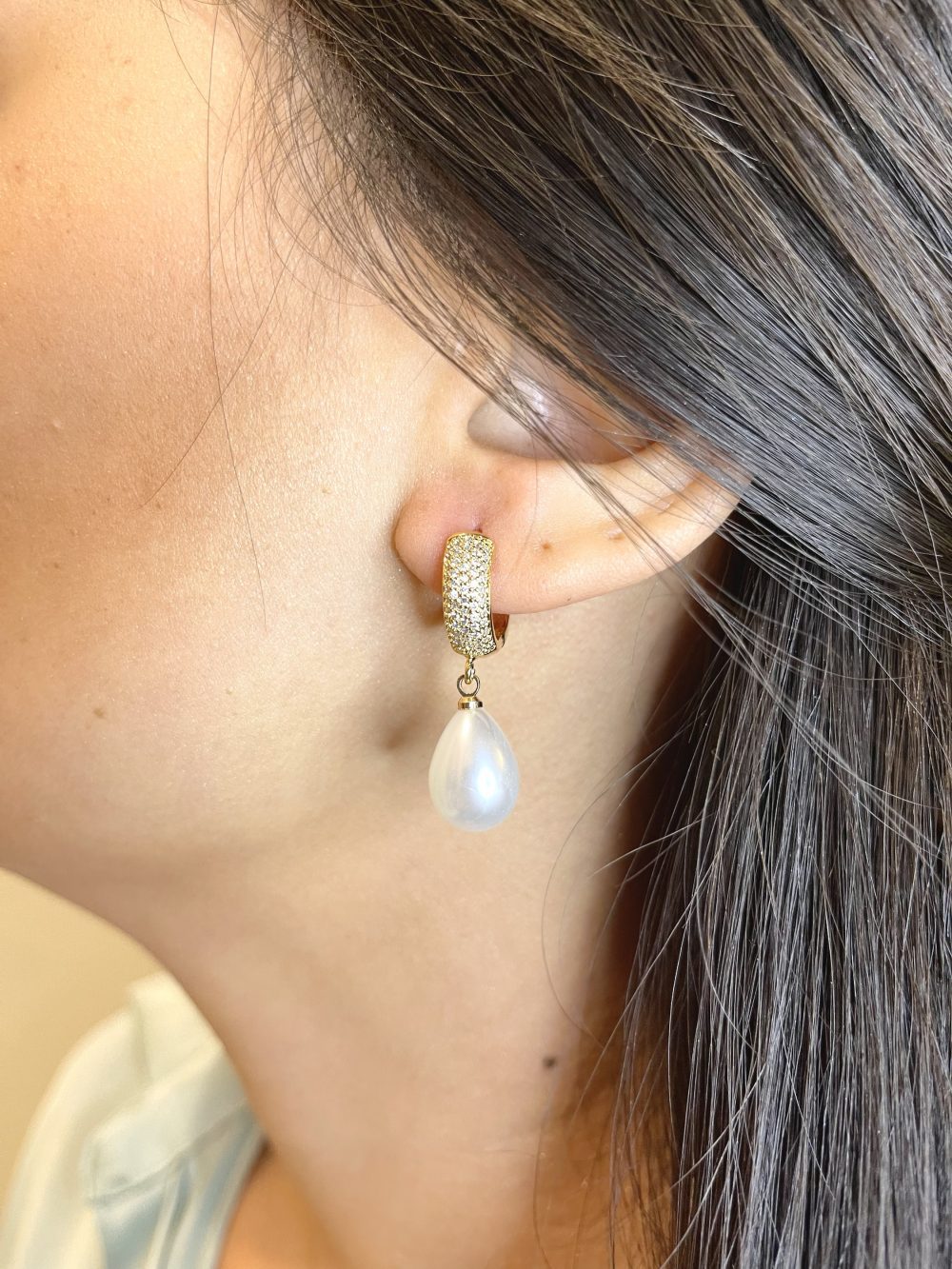 Pearl Dangle Earring - Image 2