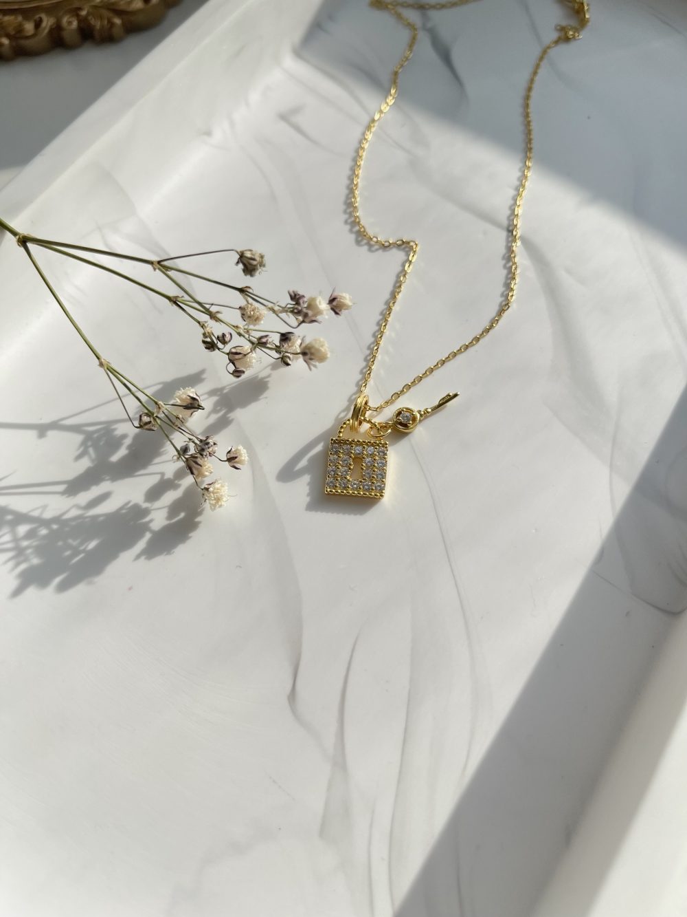 Key lock necklace